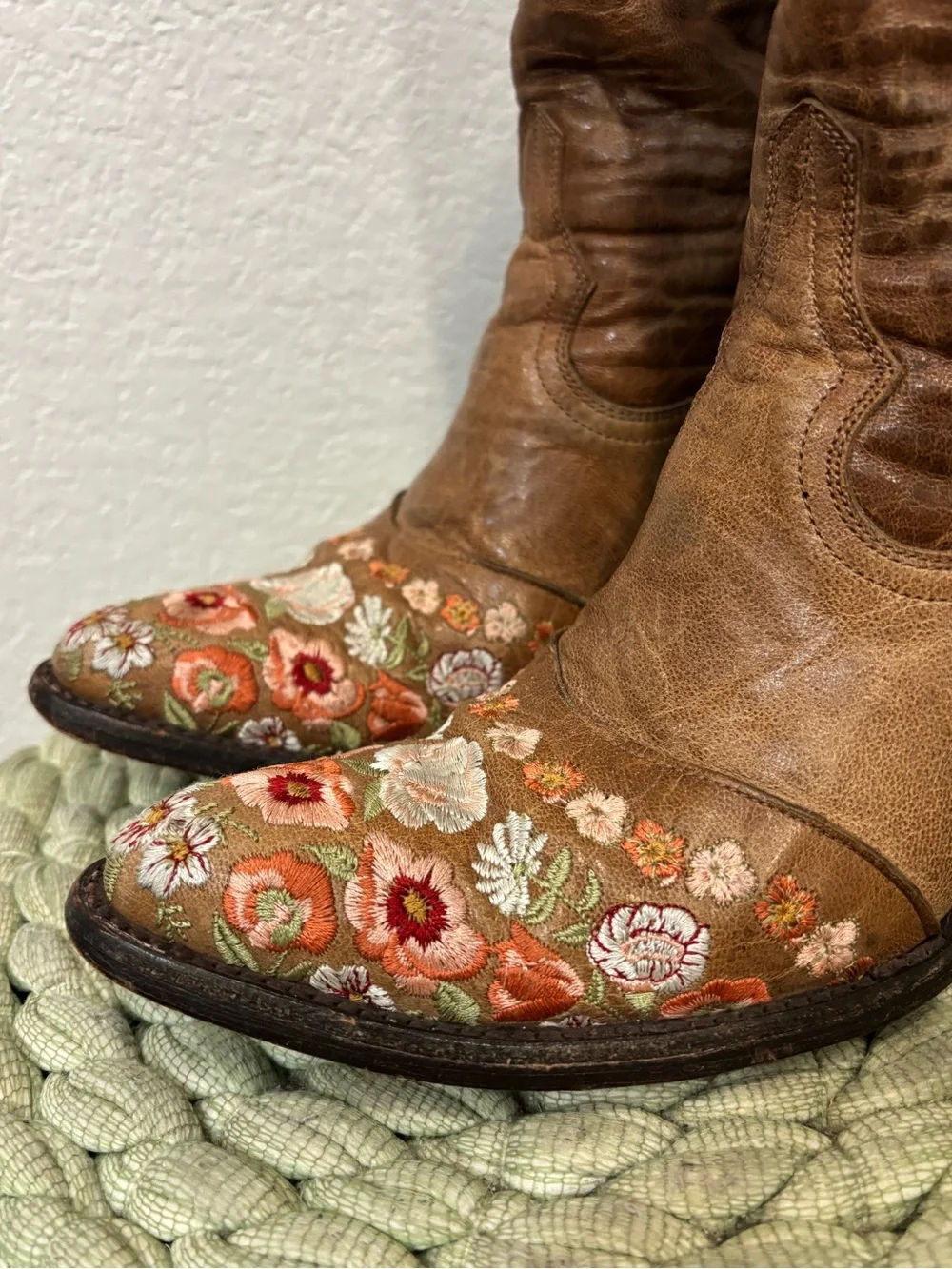 Old Gringo Pink/White Floral  Embroidered Brown Leather Cowboy Boots